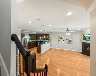 2403 Stutz Drive - Photo Thumbnail 17