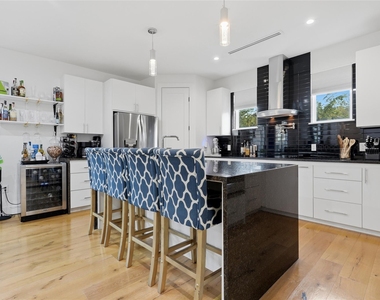 1808 Shaw Street - Photo Thumbnail 6