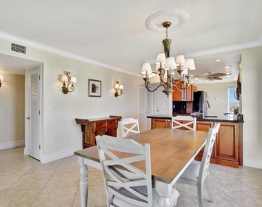 1021 Hillsboro Mile - Photo Thumbnail 11