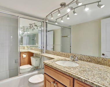 1021 Hillsboro Mile - Photo Thumbnail 28