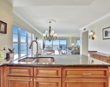 1021 Hillsboro Mile - Photo Thumbnail 7