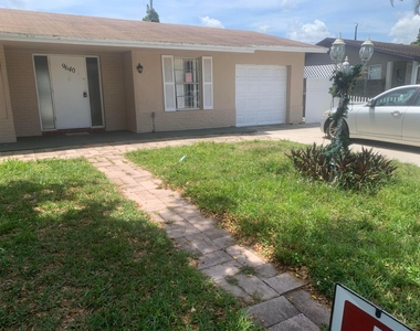 9640 Sw 1st Place - Photo Thumbnail 1