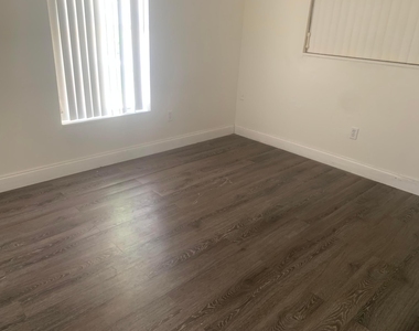 9640 Sw 1st Place - Photo Thumbnail 5