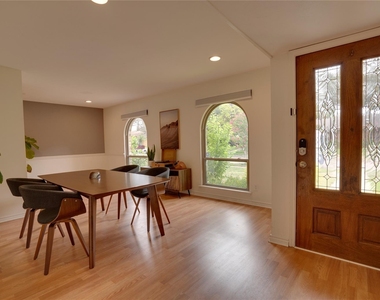 8515 Londonderry Lane - Photo Thumbnail 1