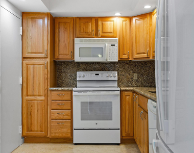 1950 S Ocean Drive - Photo Thumbnail 7