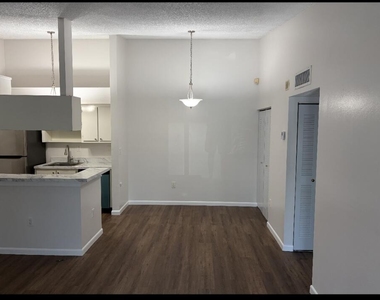 905 Ne 199th Street - Photo Thumbnail 1