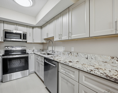 1031 Goldenrod Road - Photo Thumbnail 3
