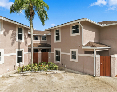 1031 Goldenrod Road - Photo Thumbnail 2