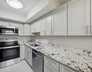 1031 Goldenrod Road - Photo Thumbnail 4