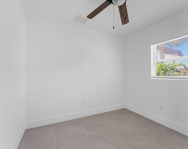 829 Bayberry Drive - Photo Thumbnail 7