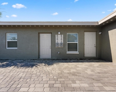 829 Bayberry Drive - Photo Thumbnail 13