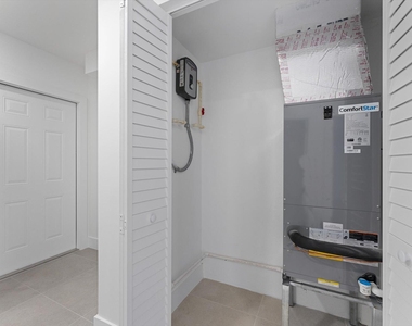 829 Bayberry Drive - Photo Thumbnail 9