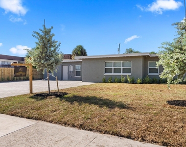 829 Bayberry Drive - Photo Thumbnail 14