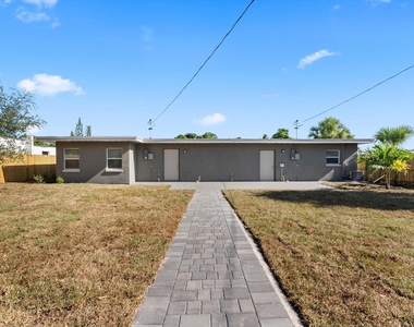 829 Bayberry Drive - Photo Thumbnail 10