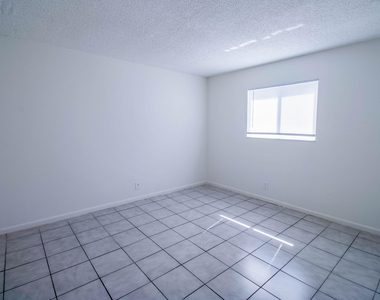 1727 Liberty Street - Photo Thumbnail 4
