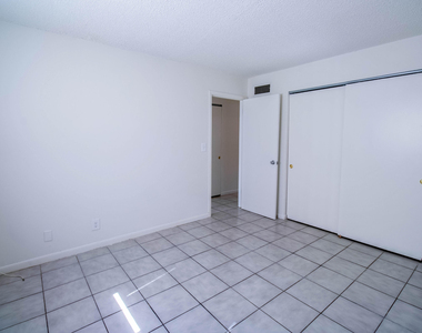 1727 Liberty Street - Photo Thumbnail 5