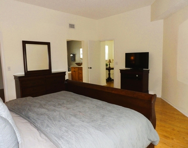 206 Mainsail Circle - Photo Thumbnail 14