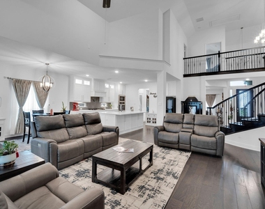 1767 Shumard Street - Photo Thumbnail 2