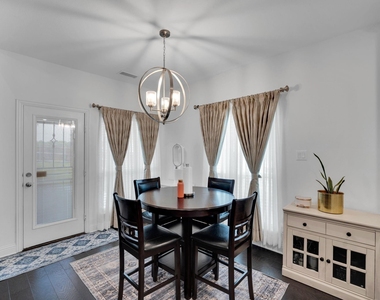 1767 Shumard Street - Photo Thumbnail 9