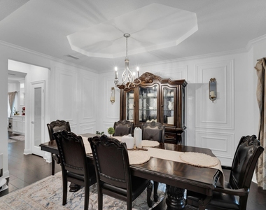 1767 Shumard Street - Photo Thumbnail 10