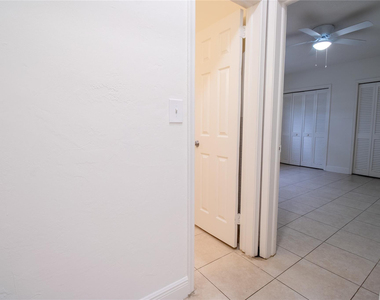 2537 Lincoln Street - Photo Thumbnail 7