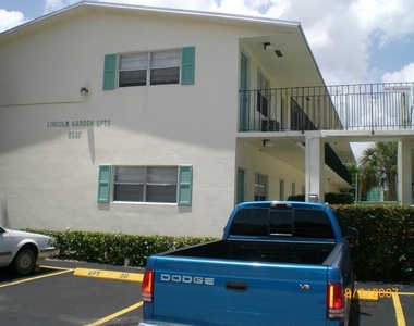 2537 Lincoln Street - Photo Thumbnail 12