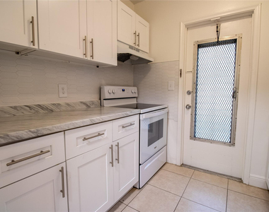 2537 Lincoln Street - Photo Thumbnail 5