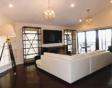 13348 Mangrove Isle Drive - Photo Thumbnail 8