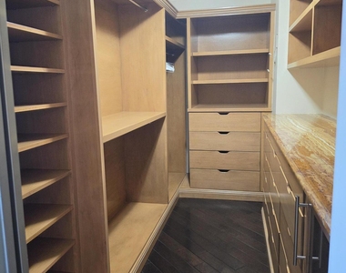 13348 Mangrove Isle Drive - Photo Thumbnail 17