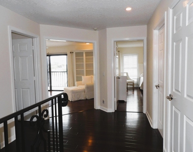 13348 Mangrove Isle Drive - Photo Thumbnail 21