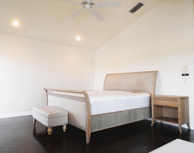 13348 Mangrove Isle Drive - Photo Thumbnail 15