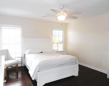 13348 Mangrove Isle Drive - Photo Thumbnail 22