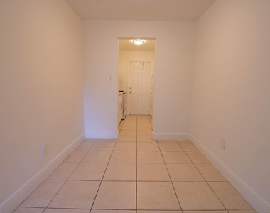 1831 Park Lane - Photo Thumbnail 2