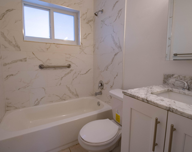 1831 Park Lane - Photo Thumbnail 9