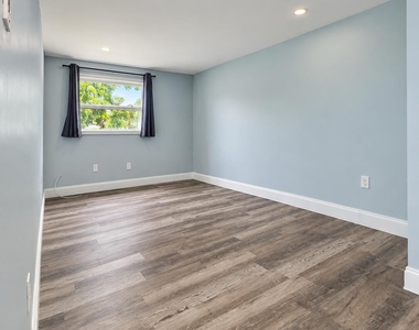 115 Walker Avenue - Photo Thumbnail 6