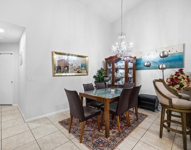 10933 Stafford Circle S - Photo Thumbnail 2