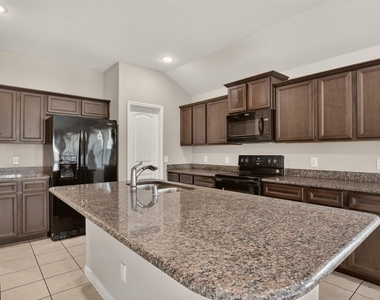 9105 Switchgrass Lane - Photo Thumbnail 14