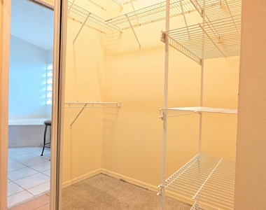 7299 Lugano Drive - Photo Thumbnail 17