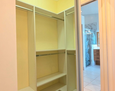7299 Lugano Drive - Photo Thumbnail 18
