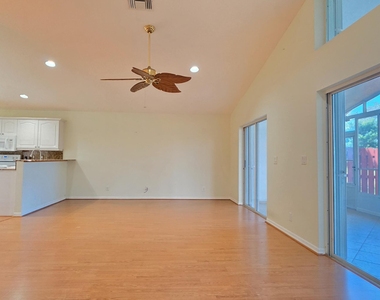 7299 Lugano Drive - Photo Thumbnail 8