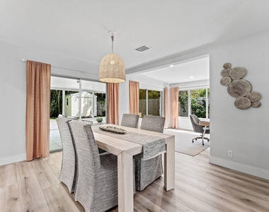 233 Lake Terrace - Photo Thumbnail 1