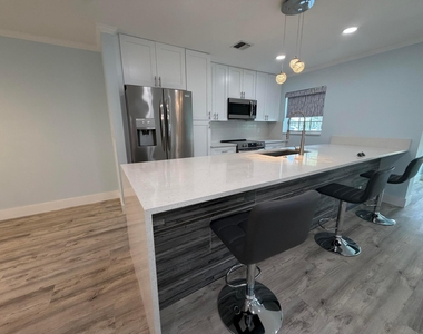 14516 Canalview Drive - Photo Thumbnail 2
