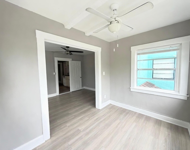 710 Palm Street - Photo Thumbnail 4