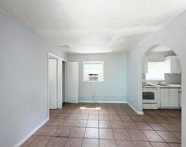 710 Palm Street - Photo Thumbnail 2