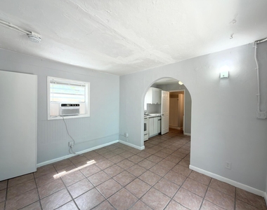 710 Palm Street - Photo Thumbnail 7