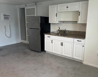1140 Ne 15th Avenue - Photo Thumbnail 2