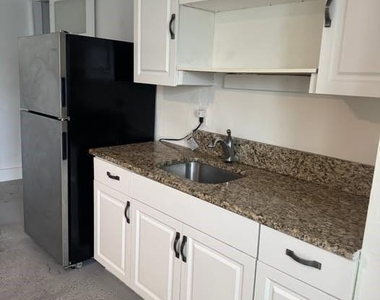 1140 Ne 15th Avenue - Photo Thumbnail 5