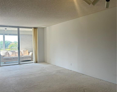 3970 Oaks Clubhouse Drive - Photo Thumbnail 12
