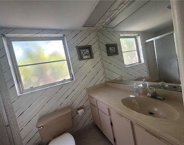 3970 Oaks Clubhouse Drive - Photo Thumbnail 8