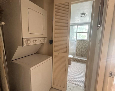 3970 Oaks Clubhouse Drive - Photo Thumbnail 10